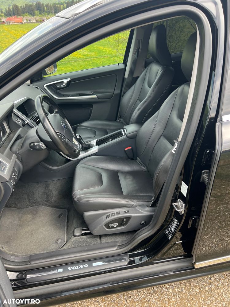 Volvo XC 60 D4 Momentum - 4
