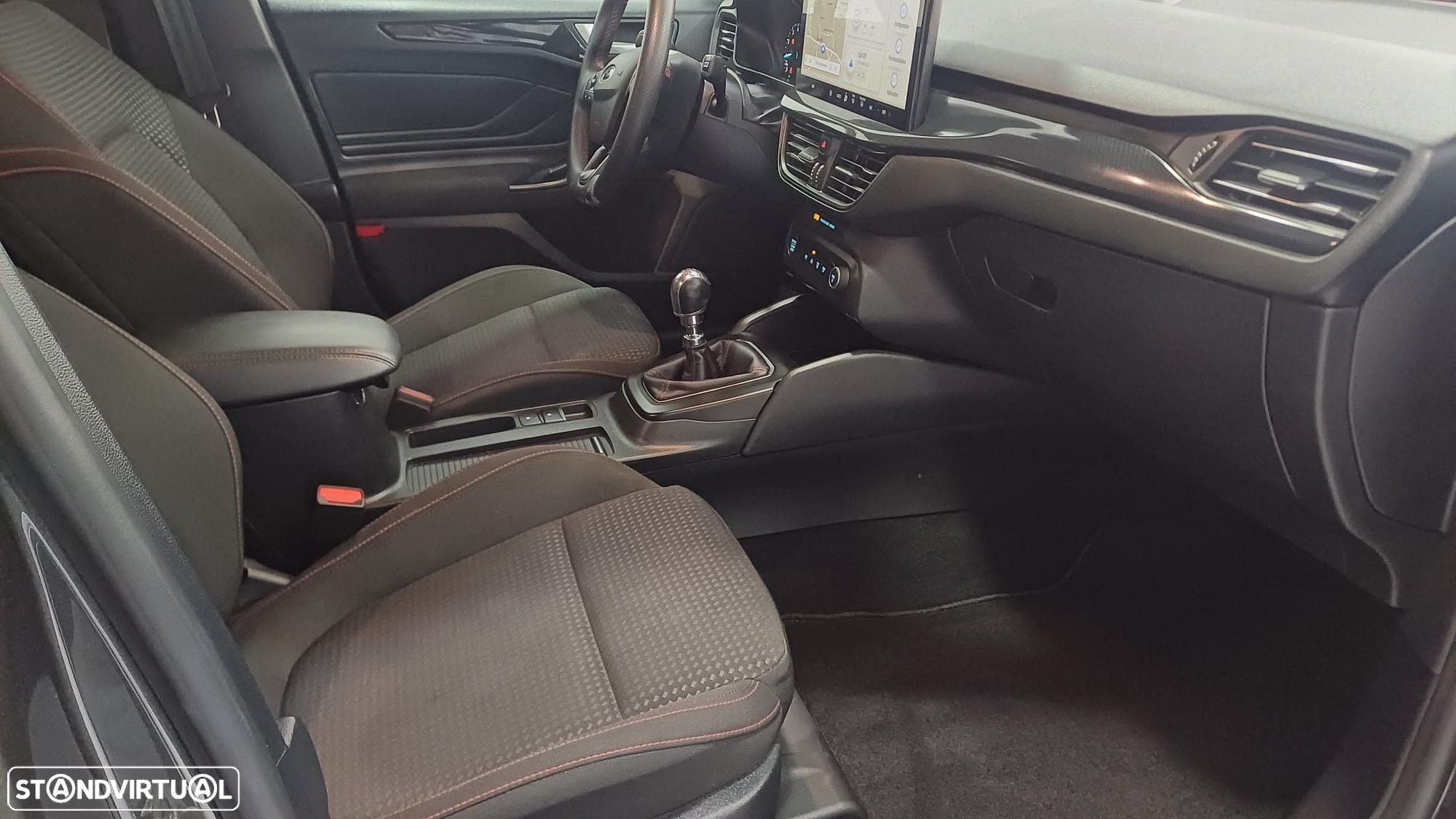 Ford Focus 1.0 EcoBoost MHEV Connected Design - 12