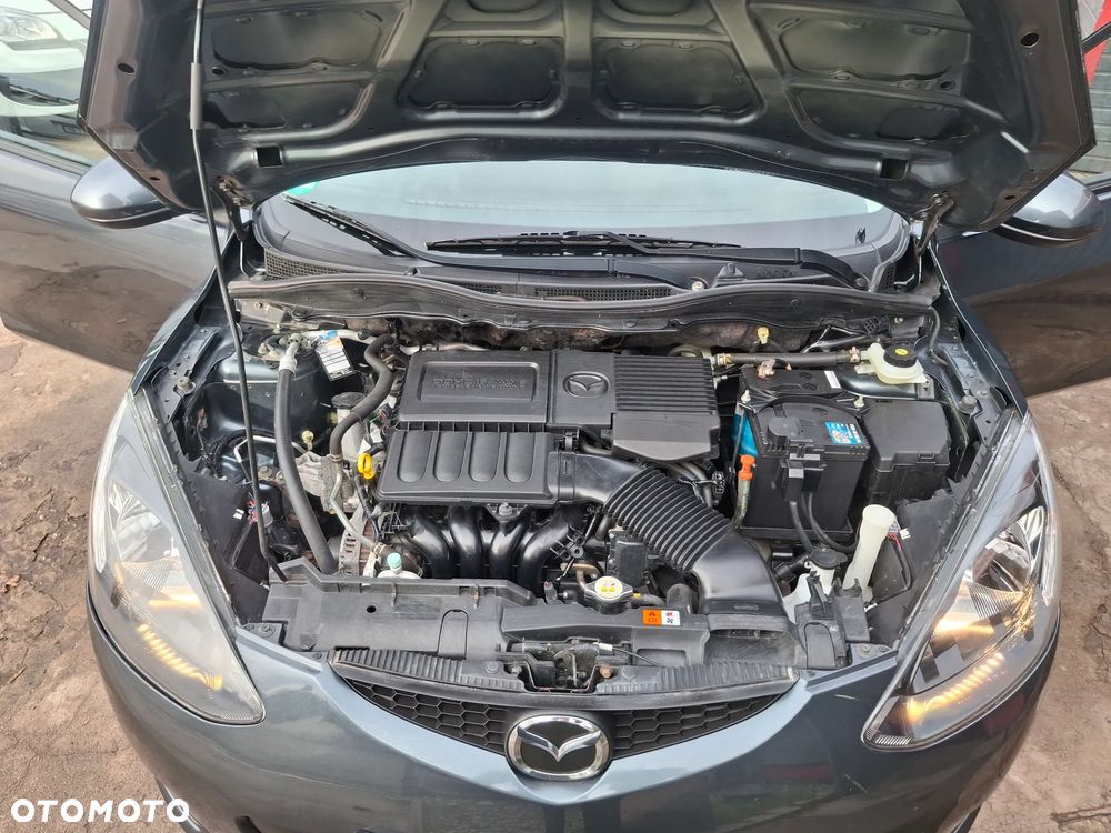 Mazda 2 - 24