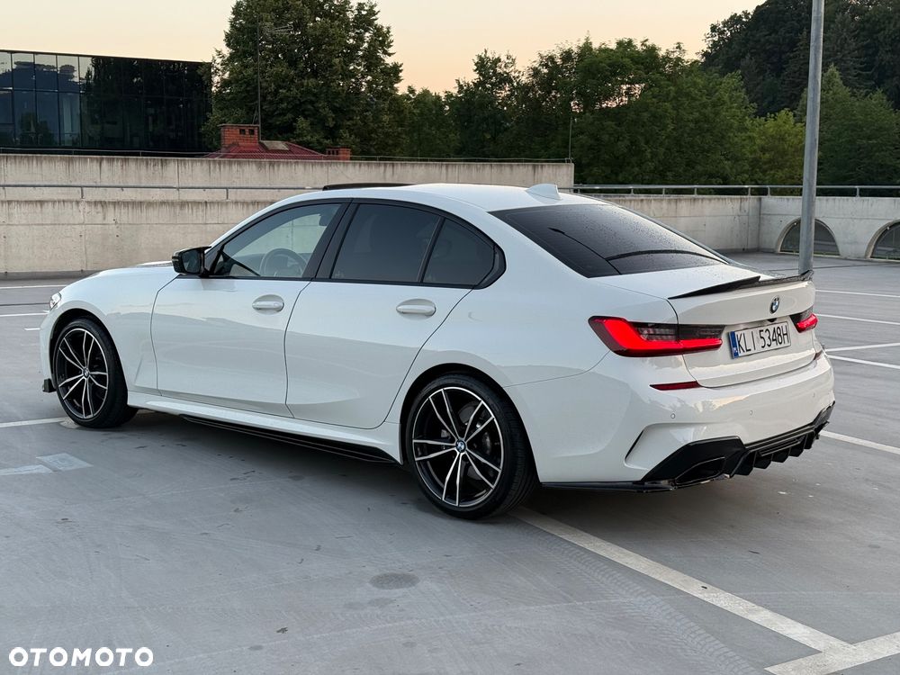 BMW Seria 3 330i xDrive M Sport - 4