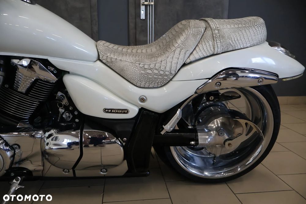Suzuki Intruder - 25