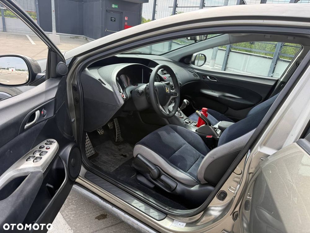 Honda Civic 1.8i-VTEC Sport - 13