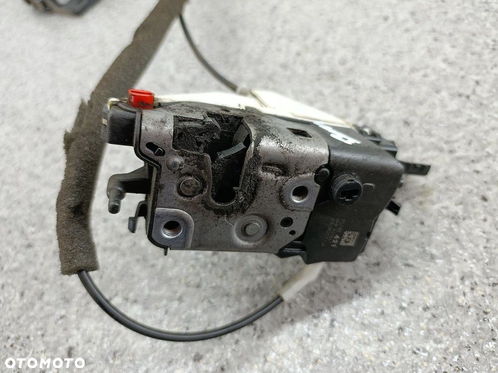 ZAMEK DRZWI PRZESUWNYCH LEWYCH CITROEN BERLINGO II PSA828421 9682100777 - 10
