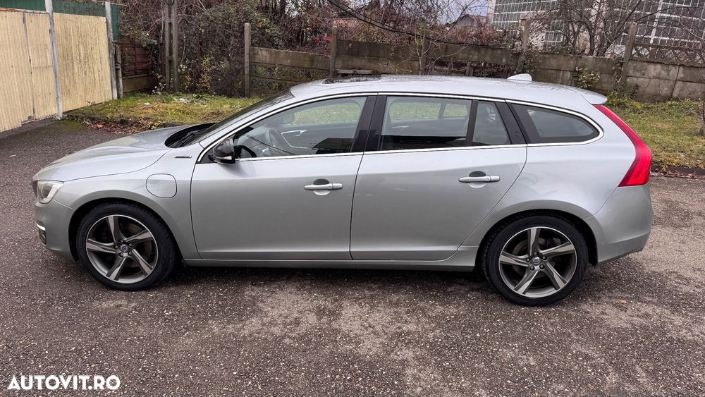 Volvo V60 D6 Plug-In-Hybrid AWD Geartronic Summum - 12