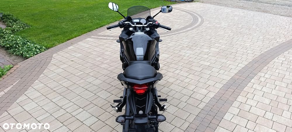 Yamaha XJ - 6