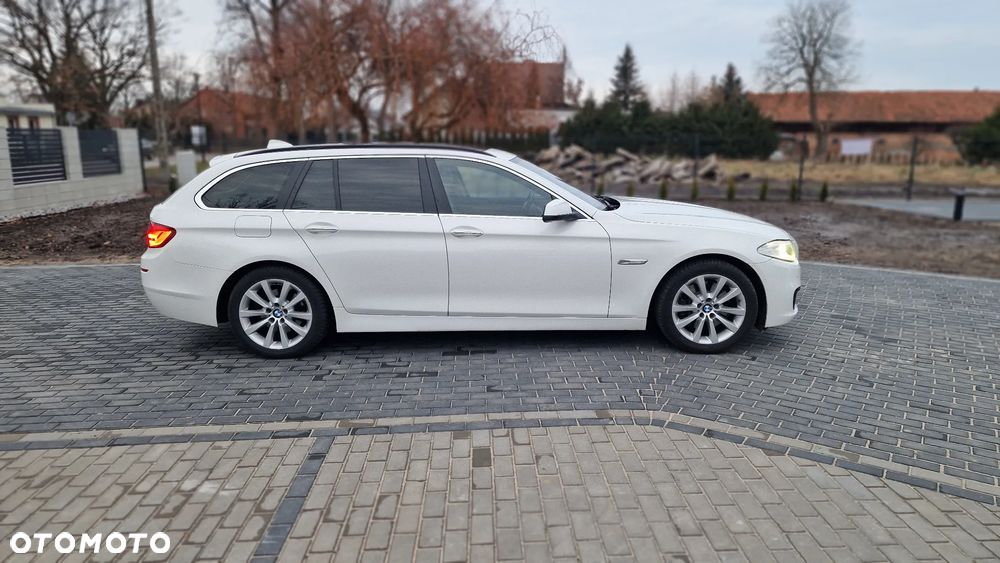BMW Seria 5 525d xDrive Luxury Line - 7