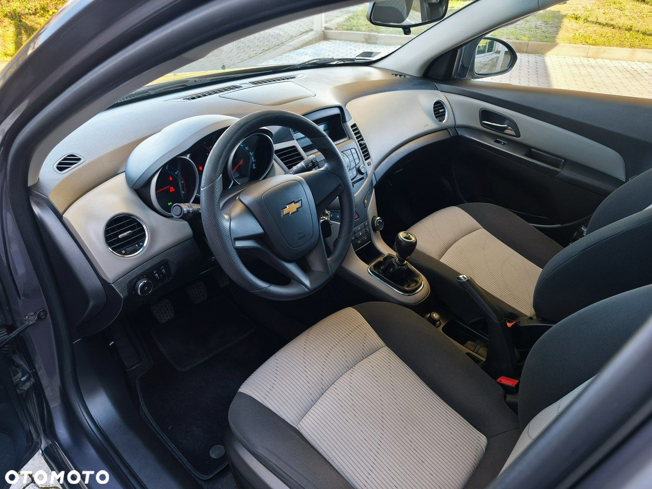 Chevrolet Cruze 1.6 LS+ - 10