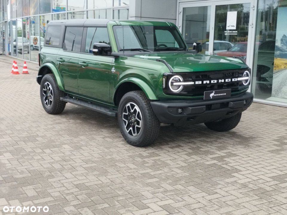 Ford Bronco - 7
