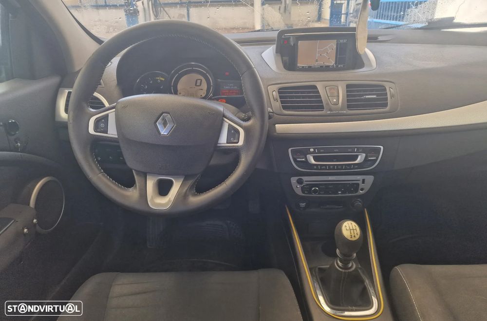 Renault Mégane Sport Tourer ENERGY dCi 130 Start & Stopp Bose Edition - 8