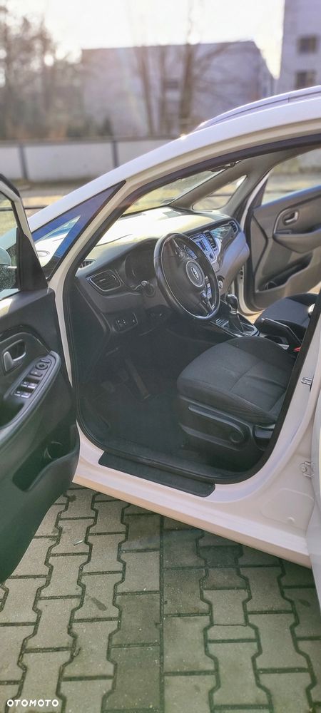 Kia Carens - 12
