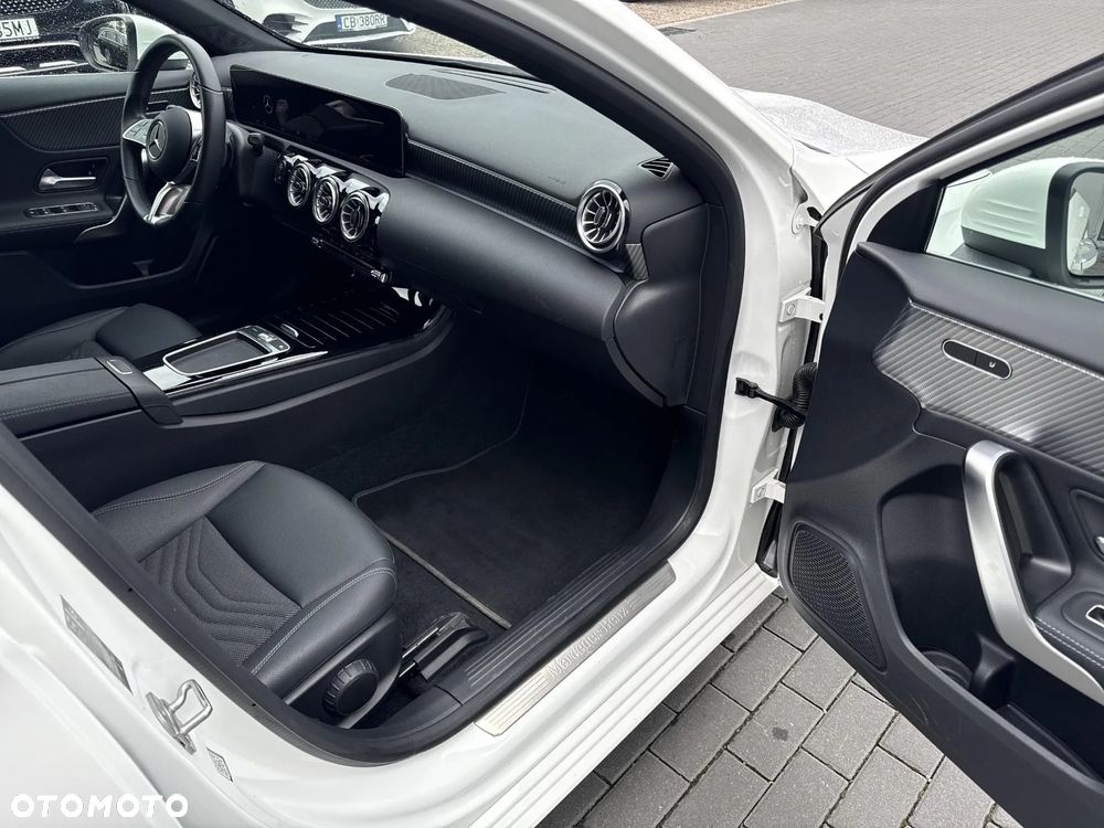 Mercedes-Benz Klasa A 180 7G-DCT Lim Progressive Advanced - 18