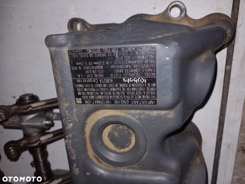Silnik kubota V3800-DI-T-ET10, 7KBXL,BKBXL03,blok,głowica,turbo,wał,korbowód,tłok,koło rozrządu,zamachowe,wałek,1G5970461,TD04 HL,1G574,V33,V3600,V3800,D662,ISEKI,YANMAR,wtryski,pompa wtryskowa,kompletny silnik,obudowa,E4CG,C18W,V1505D. - 24