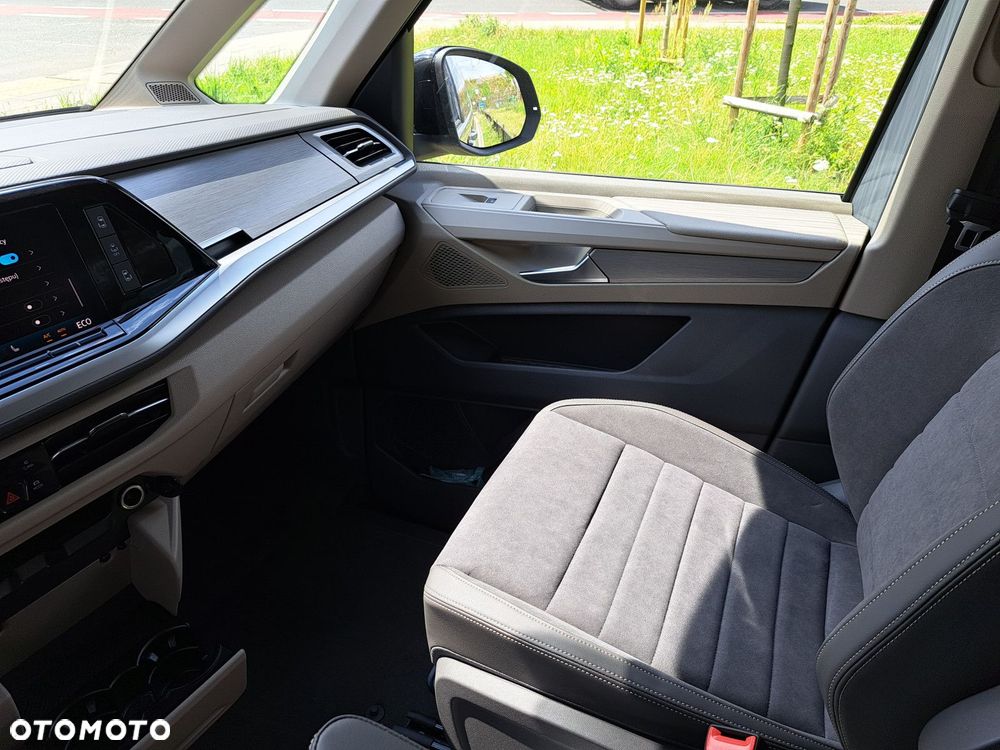 Volkswagen Multivan - 10