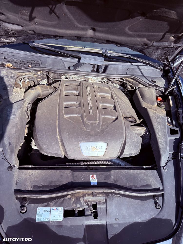 Porsche Cayenne 3.0 L V6 - 7