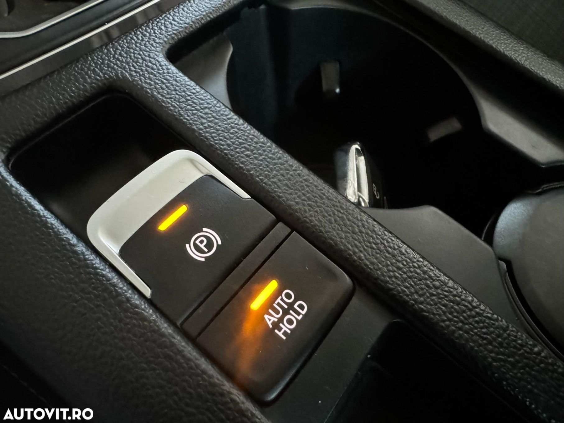 Volkswagen Passat 2.0 TDI DSG Comfortline - 29