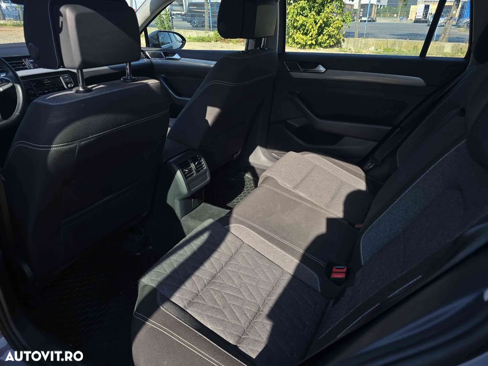 Volkswagen Passat - 10
