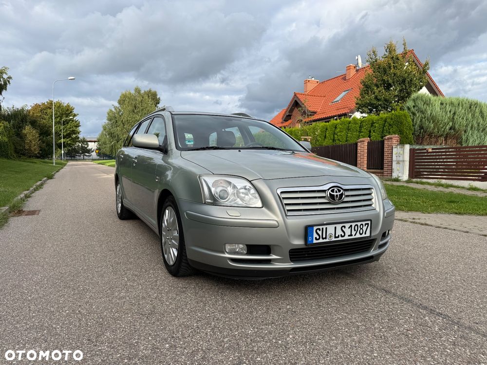 Toyota Avensis - 1