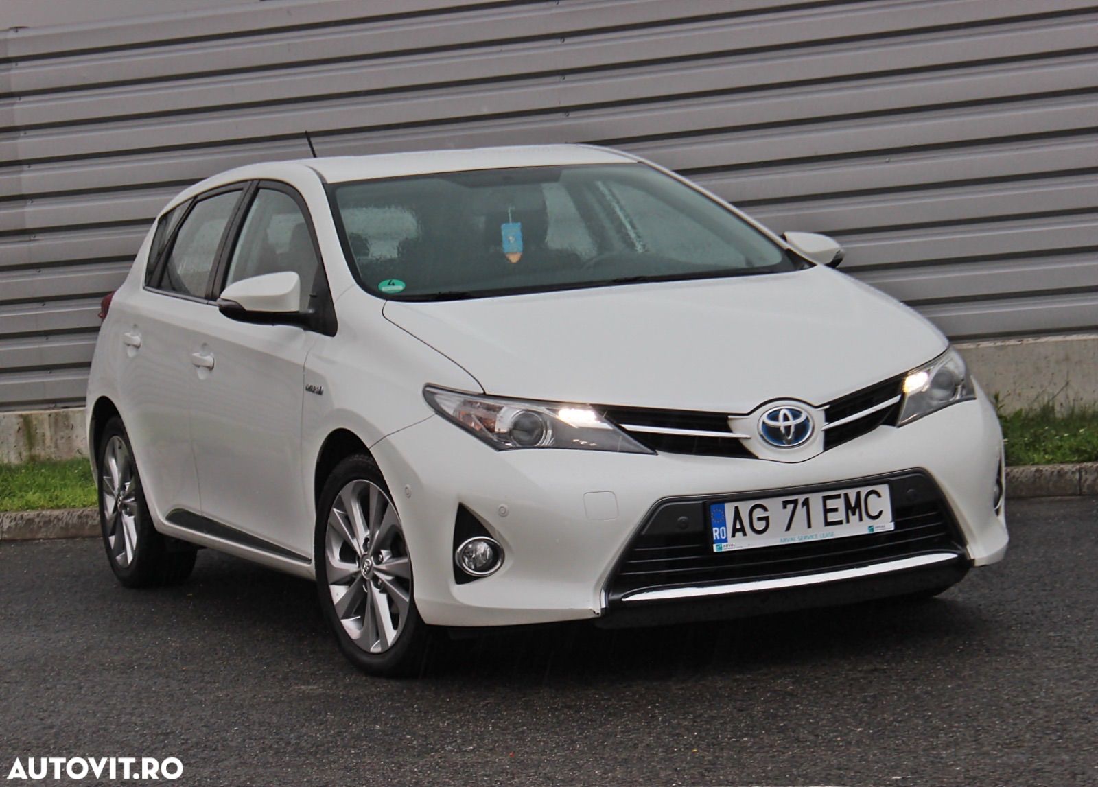Toyota Auris 1.8 Hybrid Executive - 1