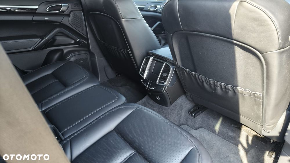 Porsche Cayenne S - 13