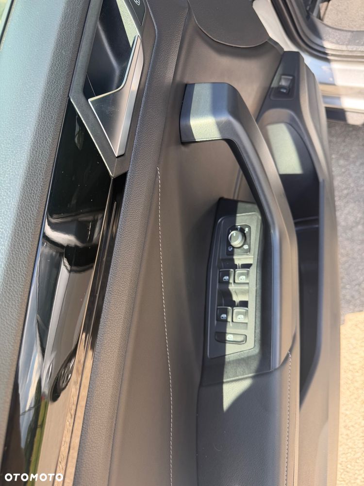 Volkswagen T-Roc 1.5 TSI R-Line DSG - 12