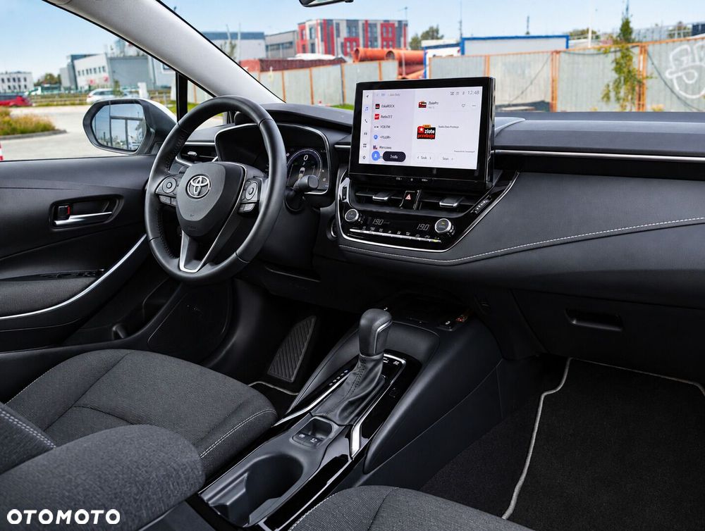 Toyota Corolla 1.8 Hybrid Style - 17