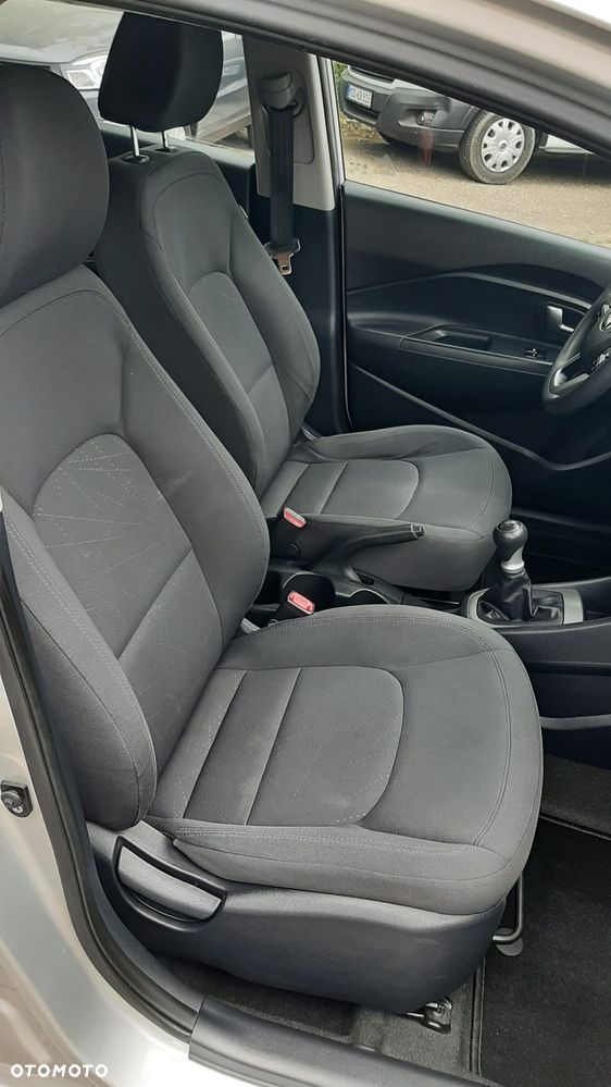 Kia Rio 1.2 Attract - 16