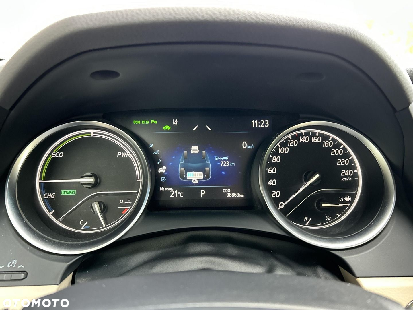 Toyota Camry 2.5 Hybrid Executive CVT - 16