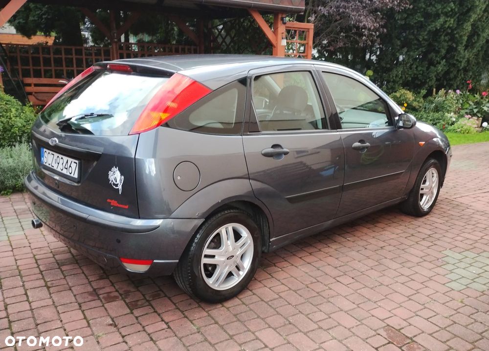 Ford Focus 1.6 16V Trend - 8