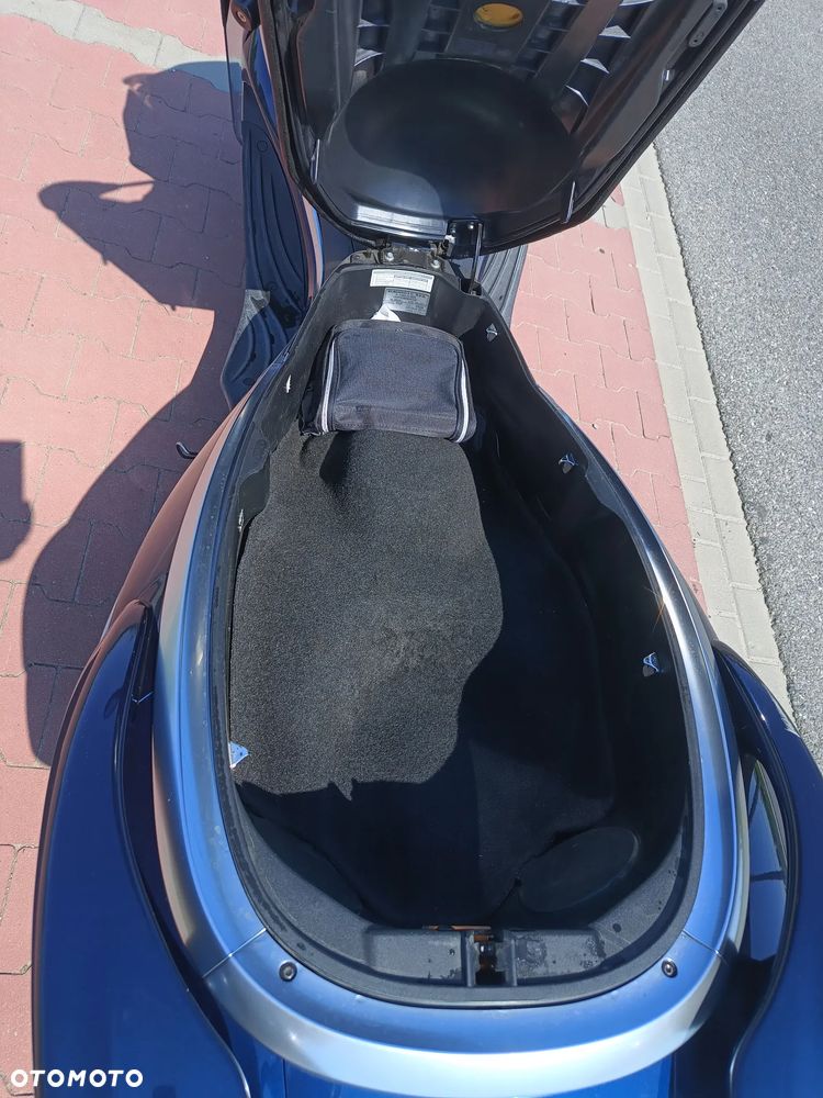 Piaggio X10 - 8