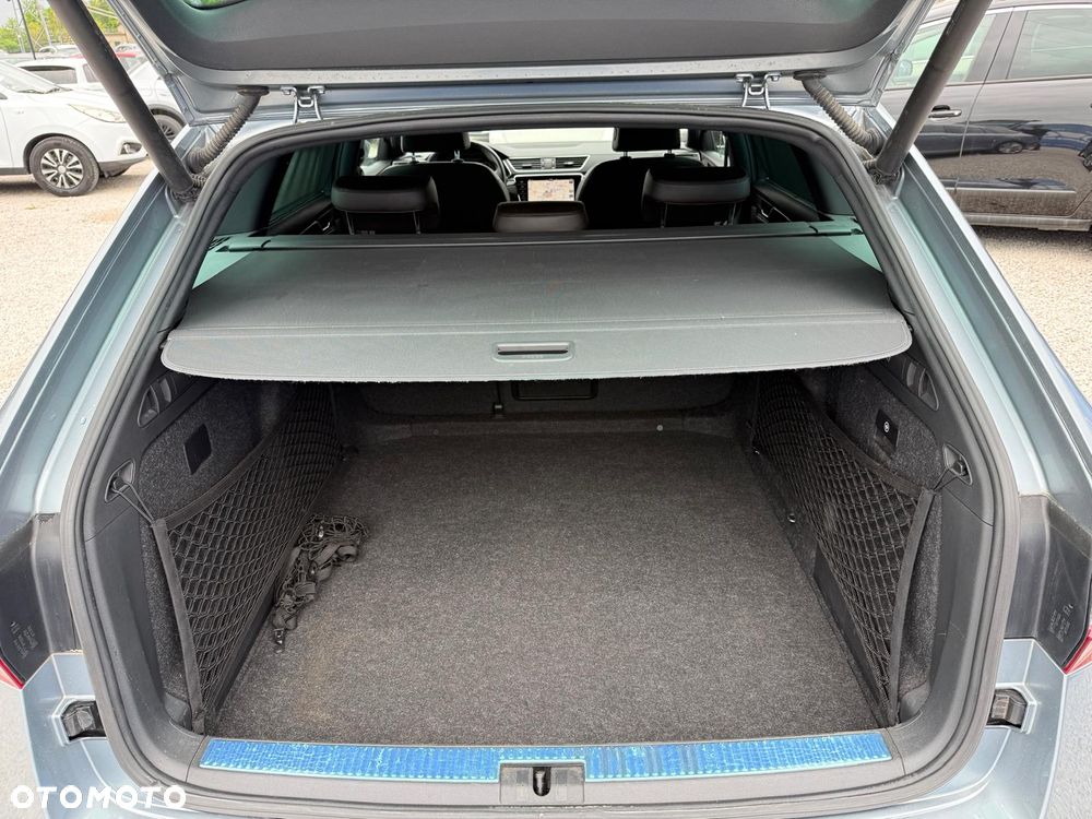 Skoda Superb 2.0 TDI SCR 4x4 Ambition DSG - 26