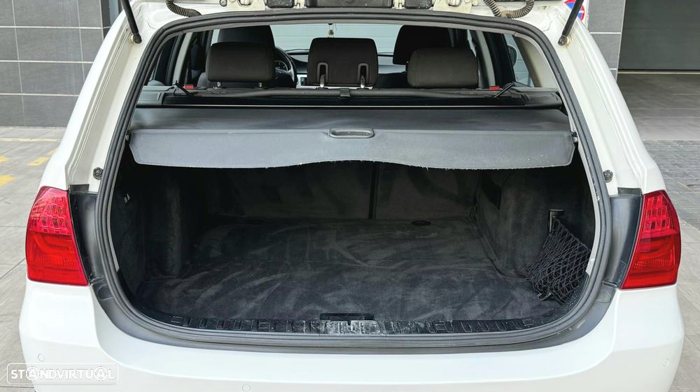 BMW 318 d LifeStyle - 12