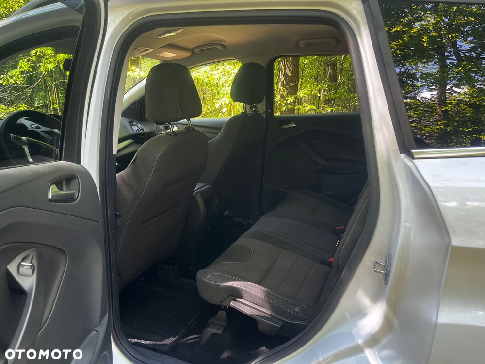Ford Kuga 1.6 EcoBoost 2x4 Titanium - 7