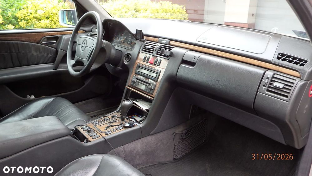 Mercedes-Benz Klasa E 300 TD Avantgarde - 8