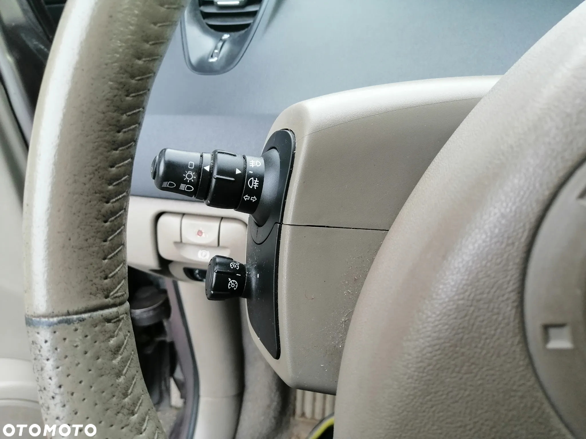 Renault Scenic ver-2-0-confort-expression - 22