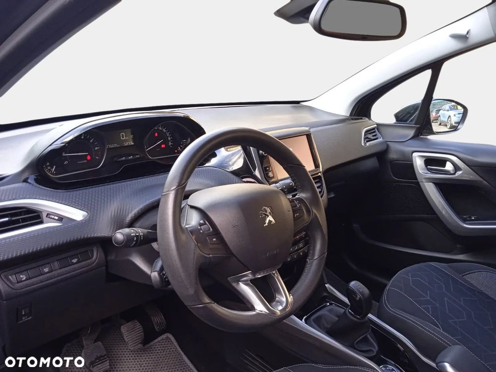 Peugeot 2008 1.2 Pure Tech Style S&S - 13