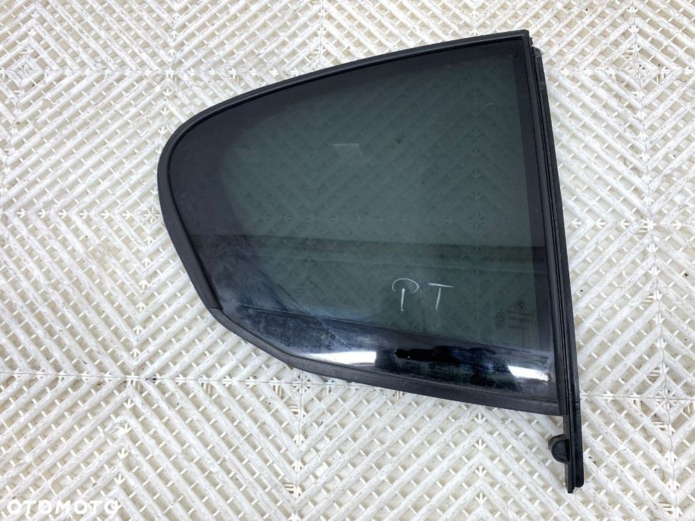 SZYBA PRAWY TYŁ TRÓJKĄTNA  BMW 5 (G30, F90) 2016 - 2022 M5 Competition 460 kW [625 KM] benzyna - 1