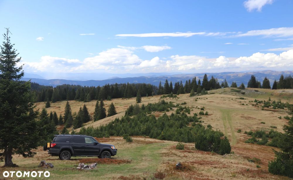 Toyota Sequoia - 28