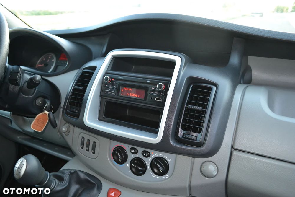 Opel Vivaro - 17