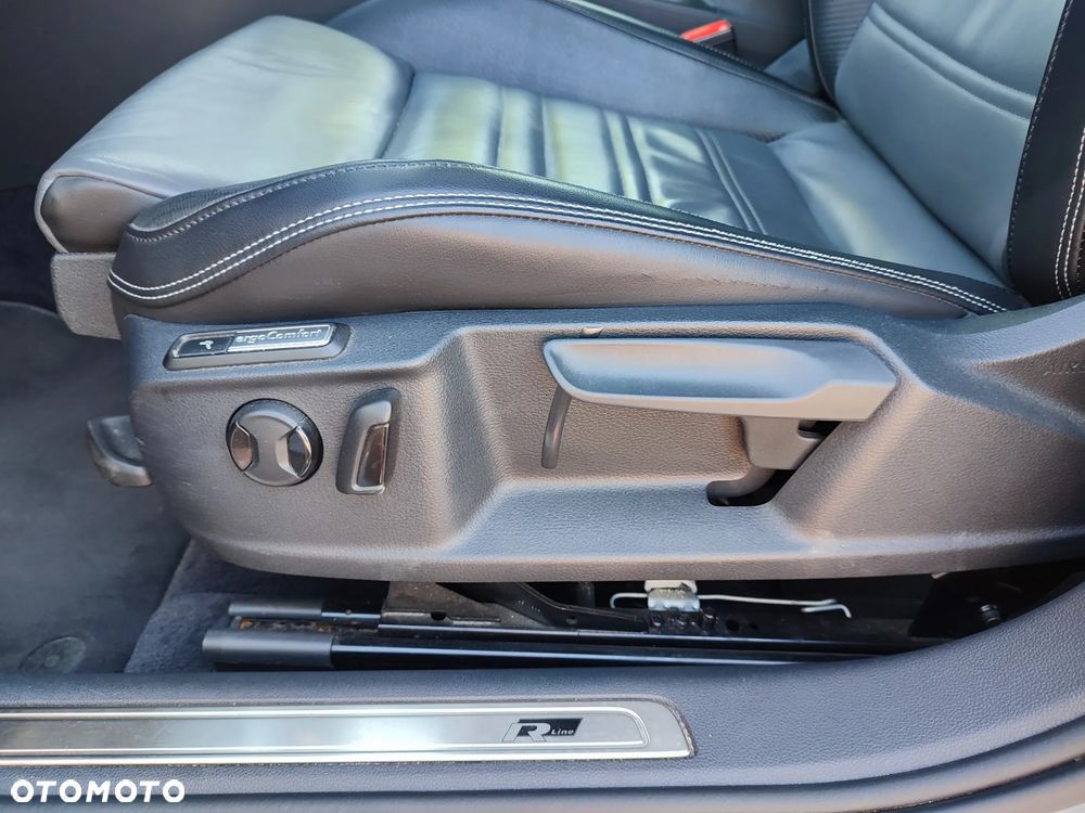 Volkswagen Passat 2.0 TDI SCR DSG Comfortline - 24