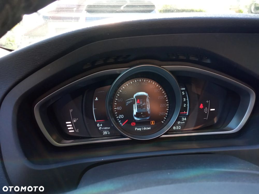 Volvo V40 D2 Kinetic - 11