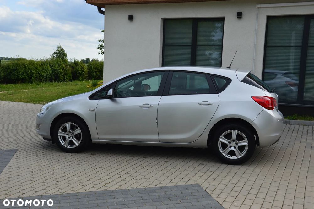 Opel Astra - 16