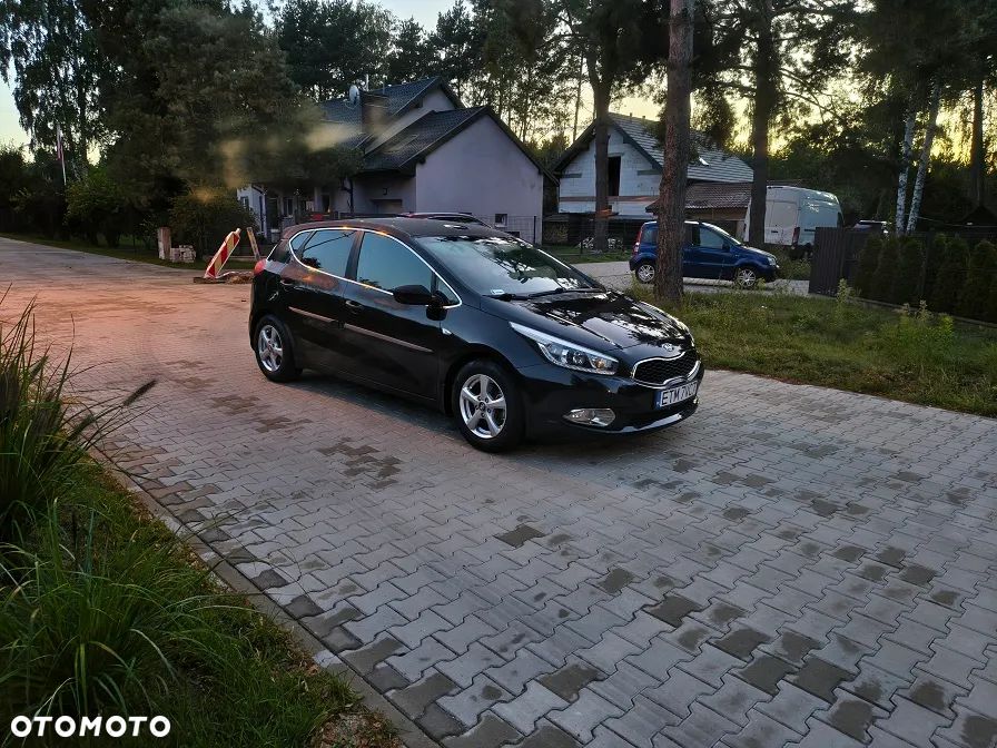 Kia Ceed 1.6 GDI L Business Line - 32