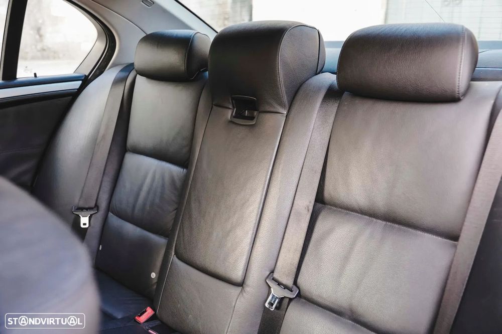 BMW 520 dA Touring Executive - 11