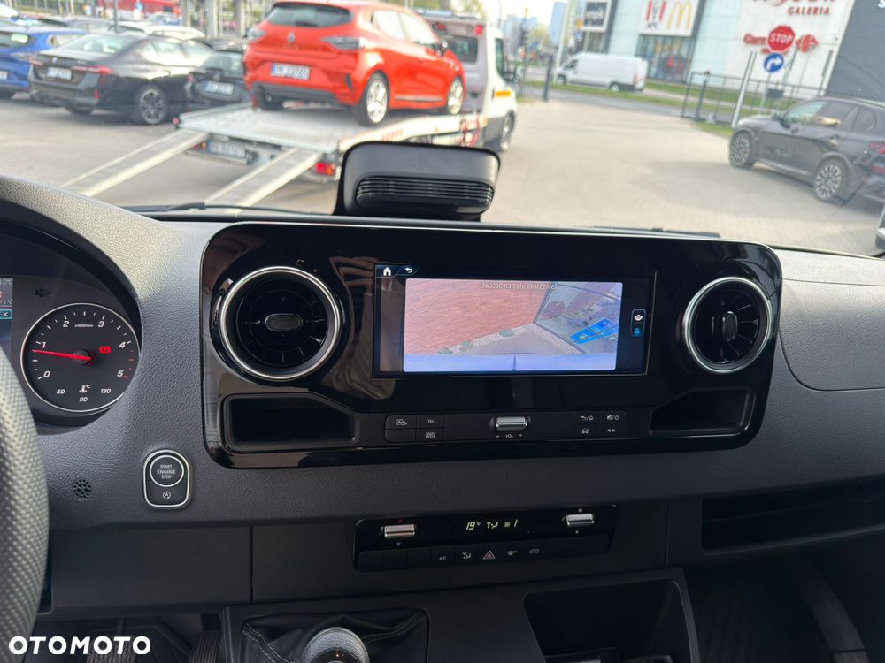 Mercedes-Benz Sprinter - 15