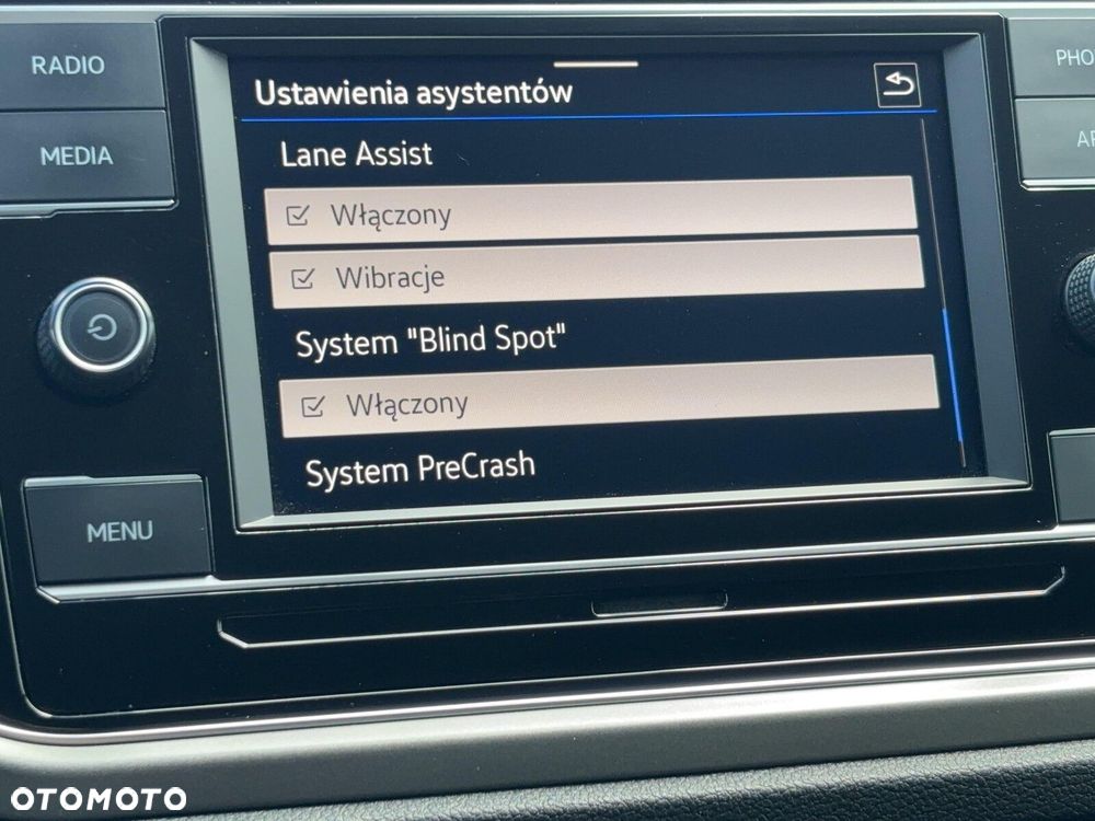 Volkswagen T-Roc - 29