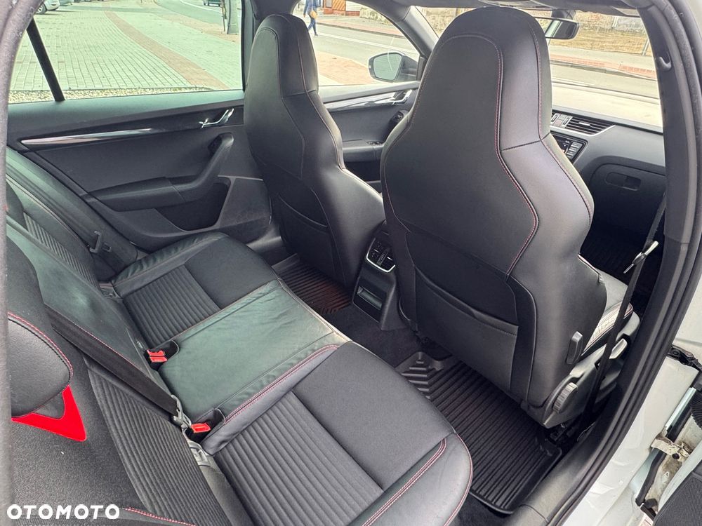 Skoda Octavia 2.0 TDI SCR RS DSG - 39