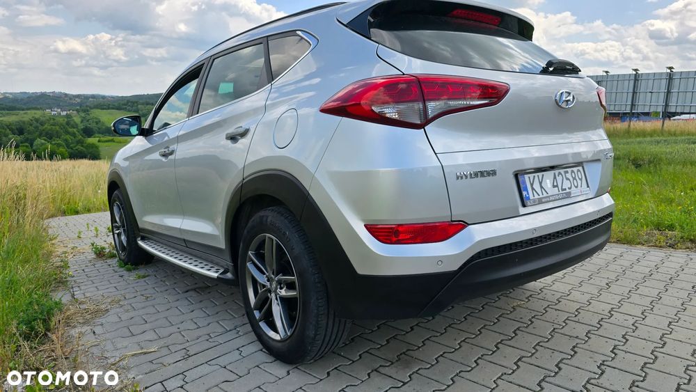 Hyundai Tucson 1.7 CRDI BlueDrive Style 2WD - 22
