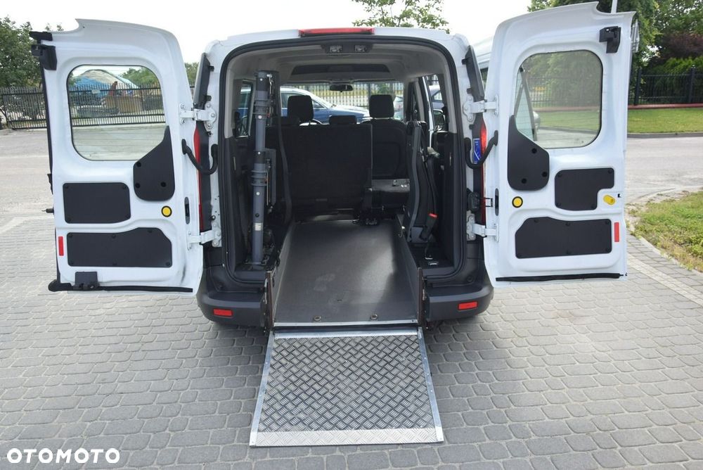 Ford Tourneo Connect Grand - 26