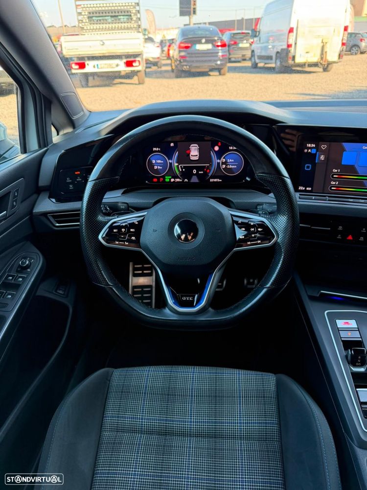 VW Golf - 25