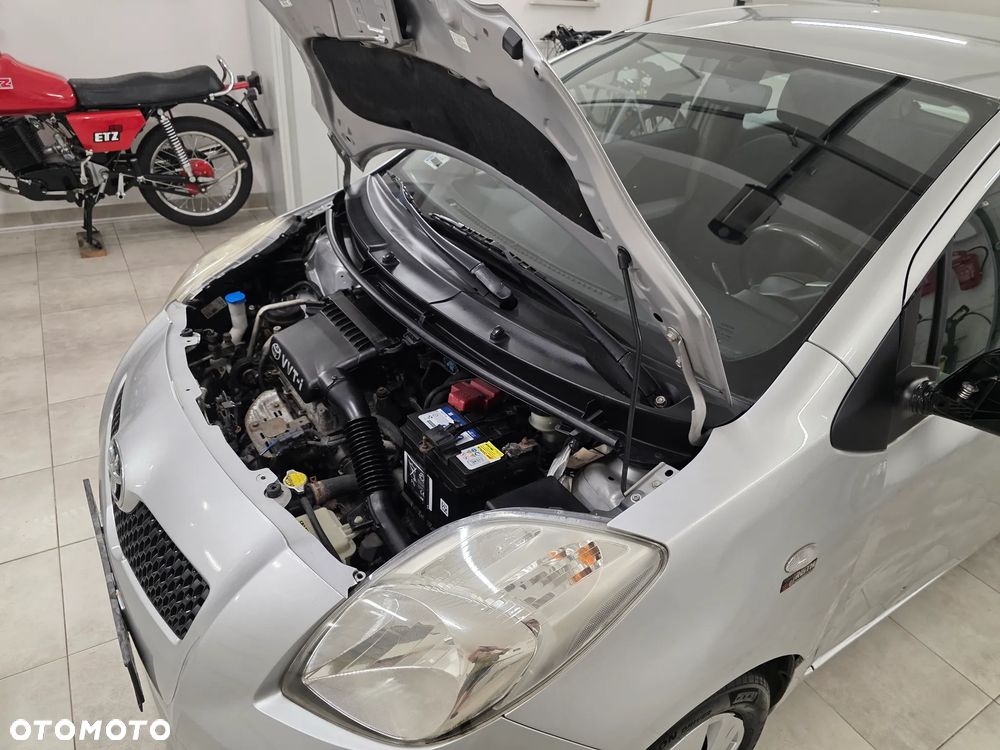 Toyota Yaris - 37
